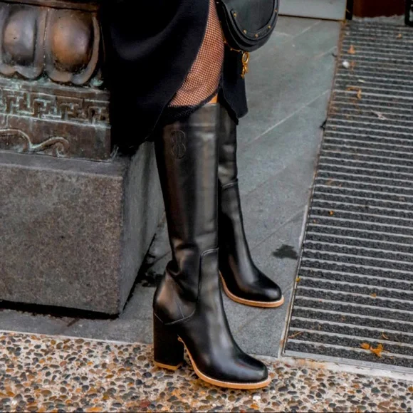 Bill Blass Tall Black Leather Boots - Size 7.5