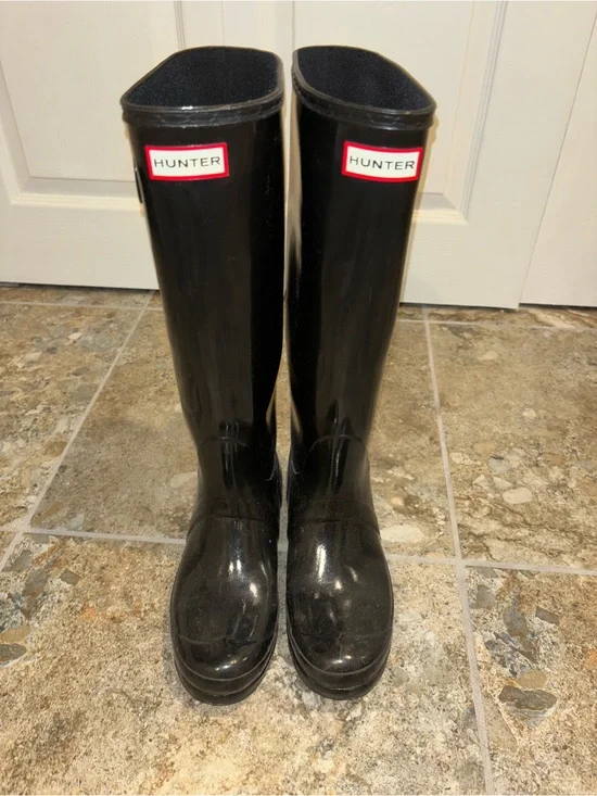 Hunter Black Gloss Long Rain Boots with Interior Logo