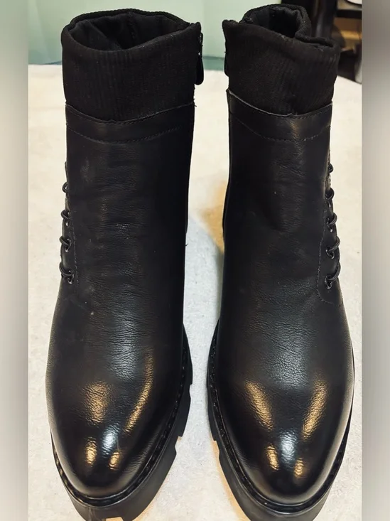 Brand New Premium Leather All Weather Boots by  JaChaoKu- Size 10.5 M - box 86