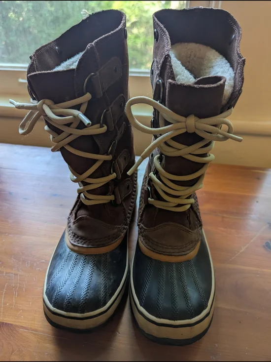 Sorel Brown and Black Lace-Up Waterproof Winter Boots