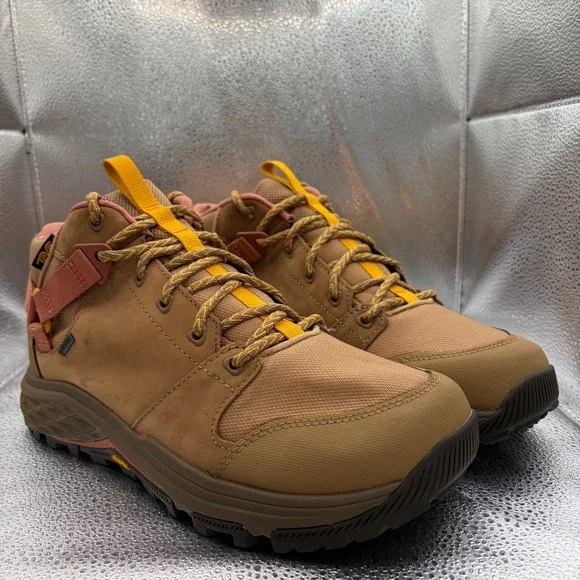 Size 10 Teva Grandview GTX Sand Dune Womens Waterproof Hiking Boots FE1221D