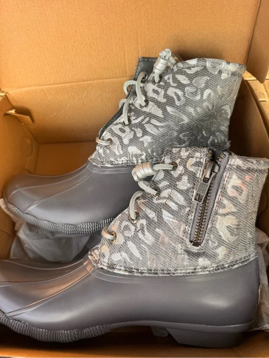 Sperry Gray Leopard-Print Lace-Up Rain Boots with Side Zipper