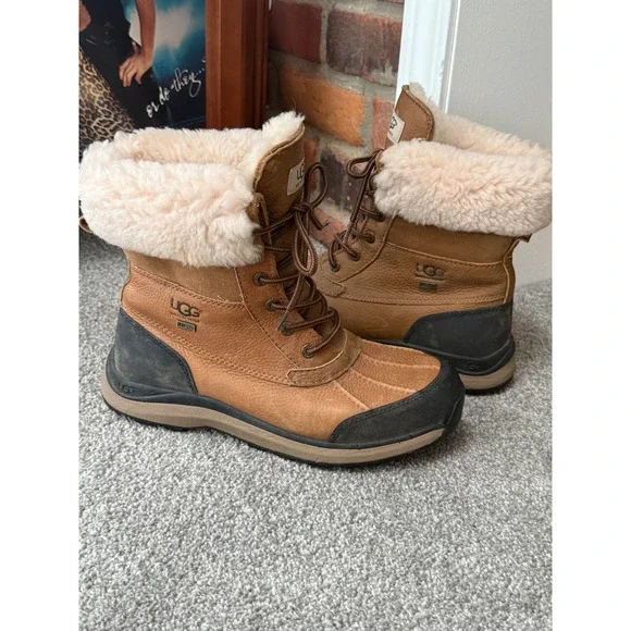 UGG‎ Australia Adirondack III Women's Boots - Chestnut, US 9.5