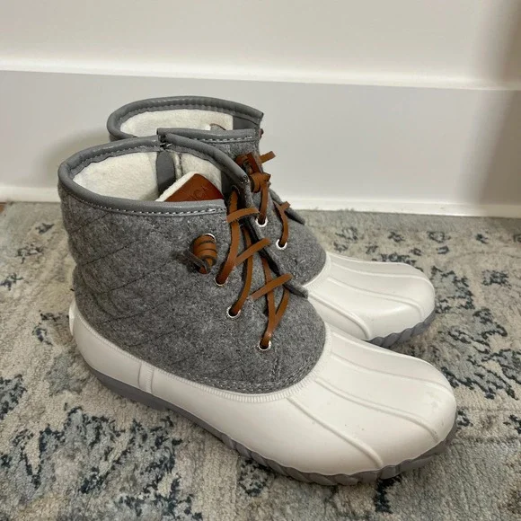 Nautica Wooley Womens Quilted Duck‎ Boots White Grey Size 7 Duck Boots