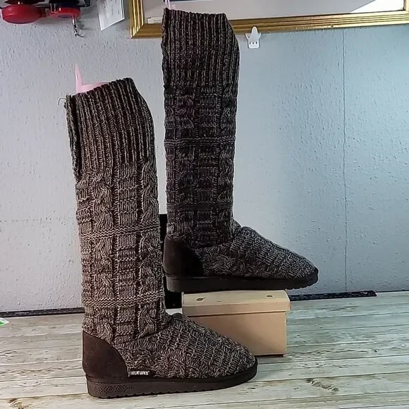 Mukluks Muk Luks Shelly Sweater Cardigan Knit Boots‎ Size 8 Brown Heathered
