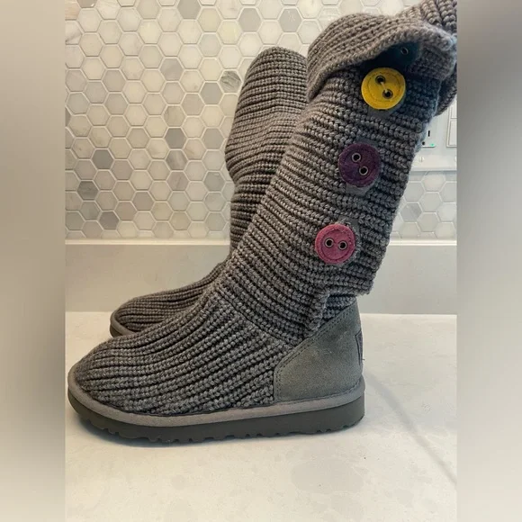 UGG Gray Knit Fabric & Suede Multicolor Felt Buttons‎ Sweater Boots Size 6