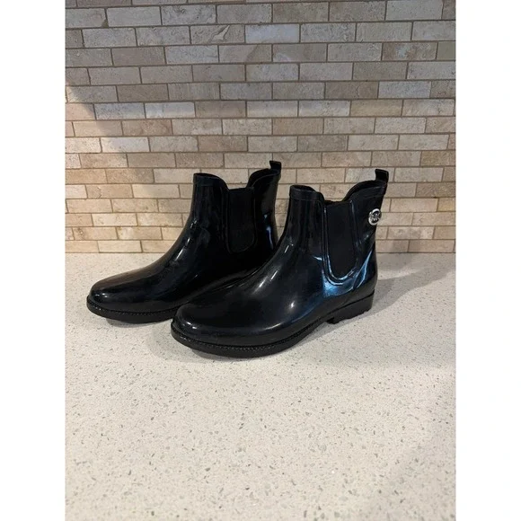 Michael Kors Rain‎ Boots Womens 9 Black Ankle MK Charm