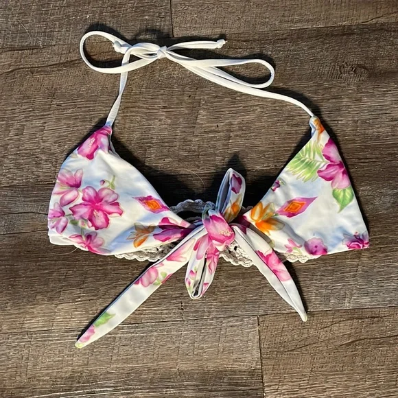 Frankie’s bikinis floral crochet bikini top
