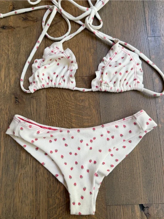 Frankie’s Bikinis x Gigi Hadid