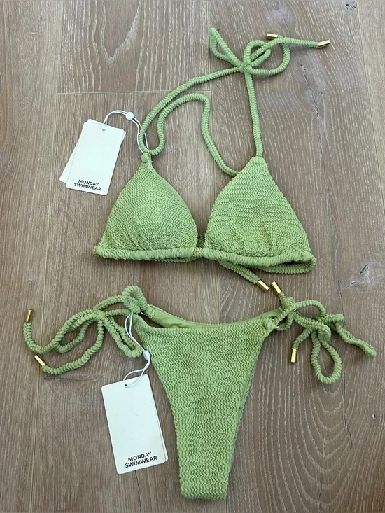 NWT New Monday Swimwear Hanalei Top and Hanalei Bottom in Avocado Crinkle Size P