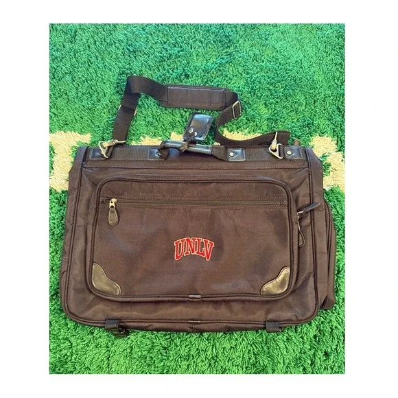 UNLV Rebels Garment Bag Unisex OS Black Excellent NCAA Collegiate Travel Suit