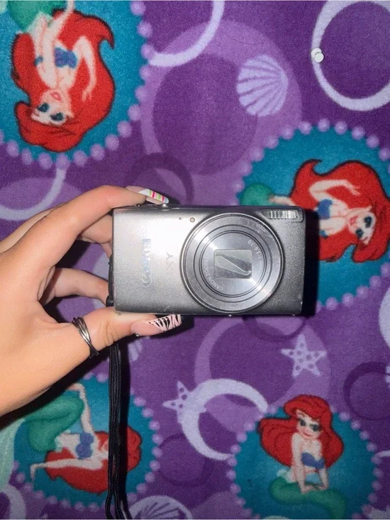 Canon IXY 650 Digital Camera in Silver