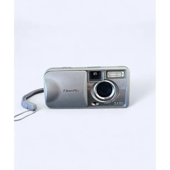 VTG Fujifilm FinePix A120 3.1MP Digital Camera Boxed Powers On/ Untested No SD