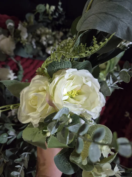 Artifical Flower Garland White Roses 8'.9