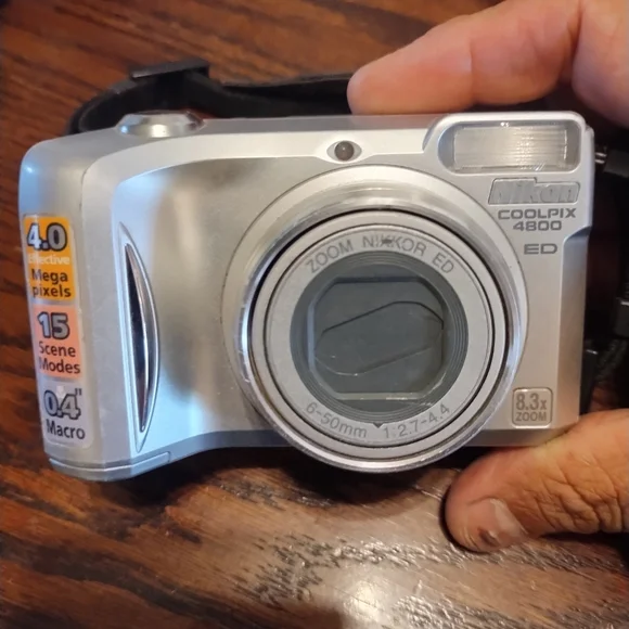 Nikon COOLPIX 4800 ED 4.0MP Digital Camera Nikkor ED Lens **PARTS**‎