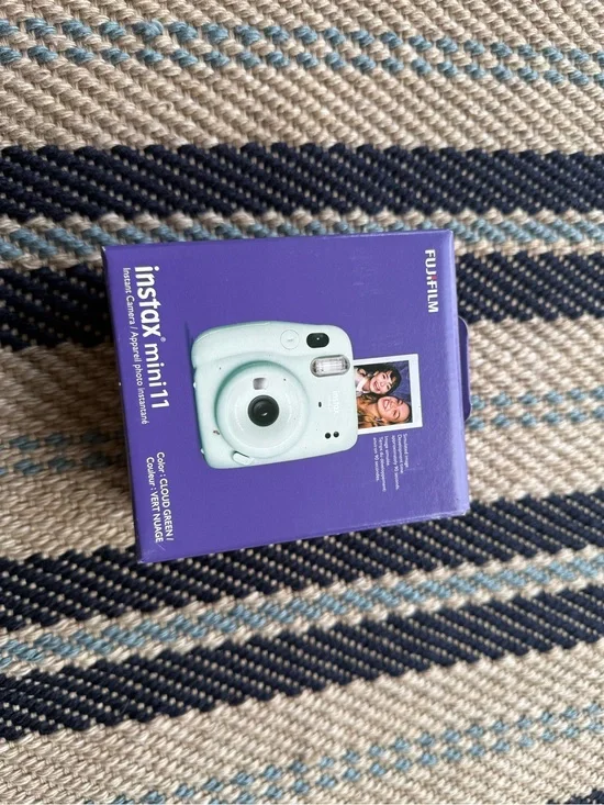Fujifilm instax mini 11 Instant Camera Box in Purple