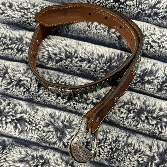 Nocona Bejeweled women’s belt size 28