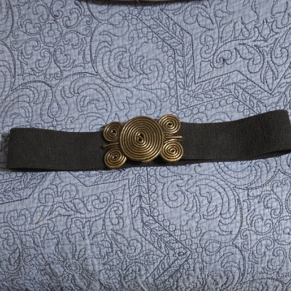 Vintage Abstract Black and Gold Women's Belt Size 26 Inches