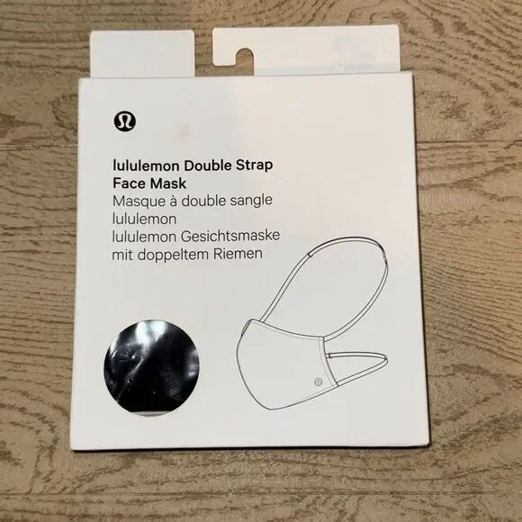 NWT Lululemon Ear Loop Face Mask‎ black