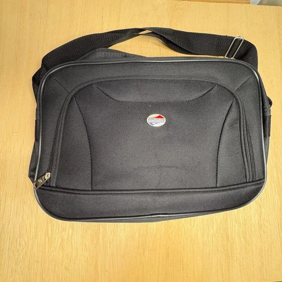 American Tourister Black Messenger Bag Nylon Shoulder Laptop Travel Case Unisex