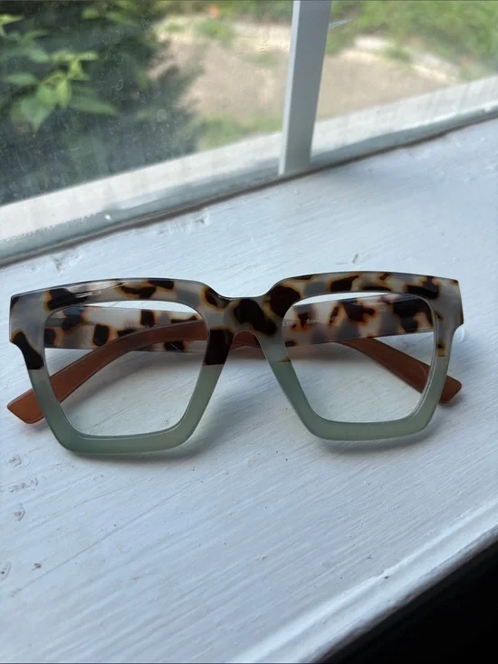 Peepers Tortoiseshell & Green Glasses
