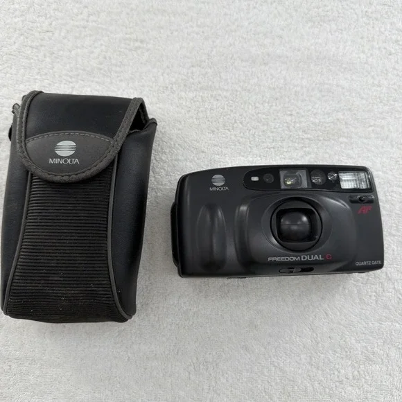 Minolta Freedom Dual C AF 35mm Film Point And Shoot Camera Untested w/ Case