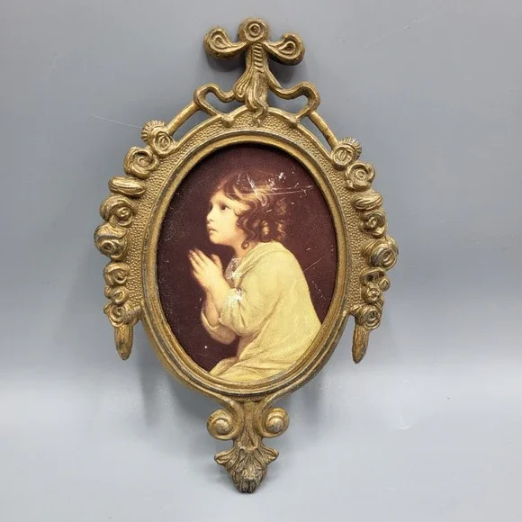 Vtg Hollywood Regency Ornate Brass Oval Wall Picture Frame Italy Praying Child