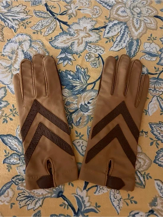 Antique Women’s Leather Accented Riding Gloves