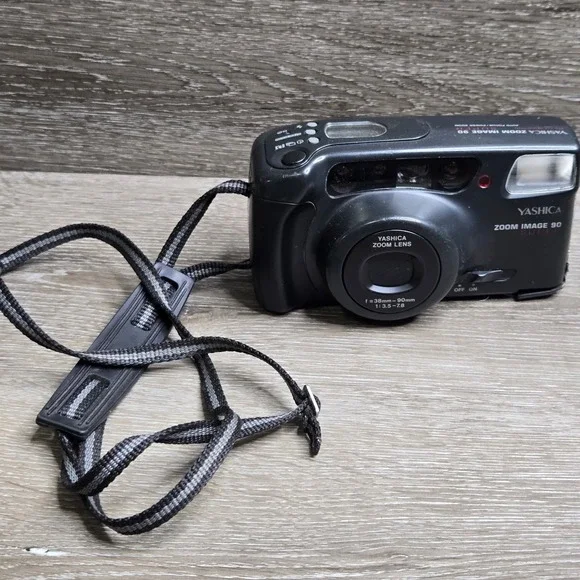 Yashica Zoom Image 90 Super f=38-90mm 1:3.5-7.8 Point Shoot Camera Tested + Batt