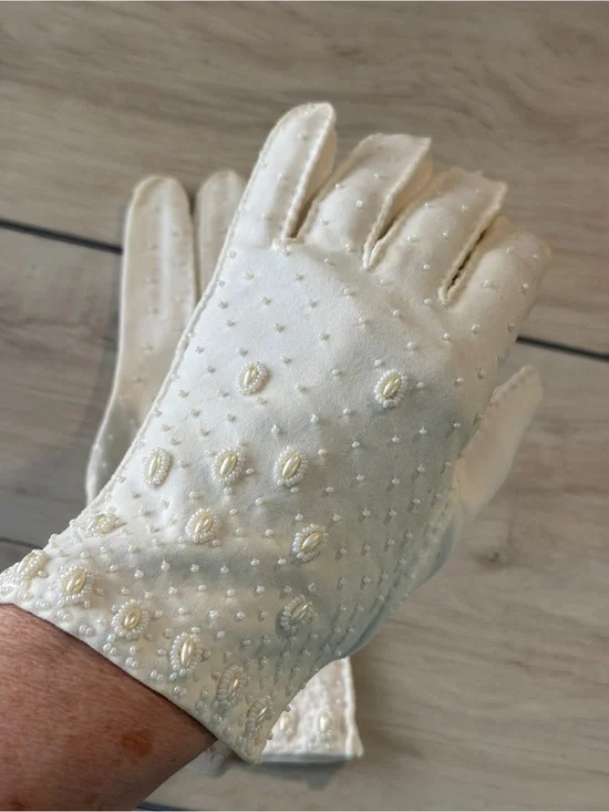Vintage Mid-Century Ivory Beaded Embroidered Formal Gloves Women's S Delicate