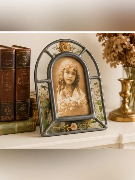 Vintage Pressed Floral Arched Picture Frame Cottagecore‎ Victorian shabby chic
