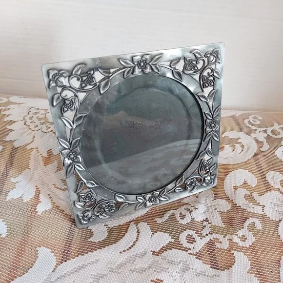 Fetco International Vintage Pewter Floral Openwork 6x6 Metal Picture Frame 51855