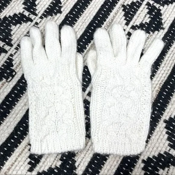 NY&CO Cream Cable Knit Gloves