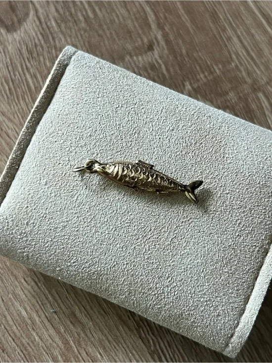 vintage 9k gold fish charm pendant