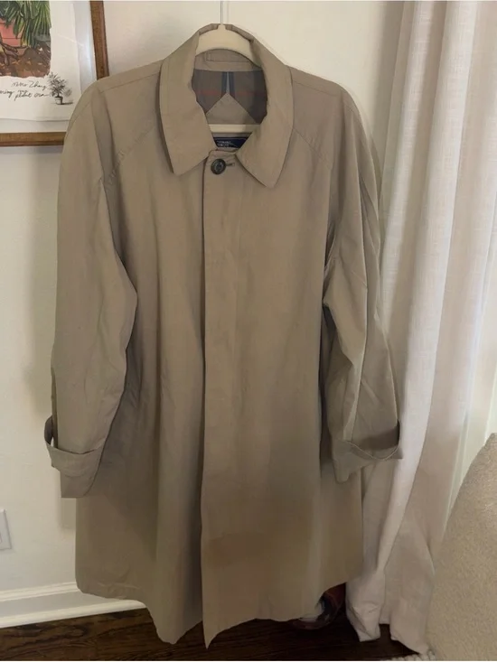 Vintage Burberrys’ Nova Check Trench Coat – Size 40R – Beige