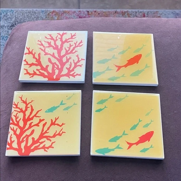 4 Vibrant Fish Coaster Set with Blue Holder