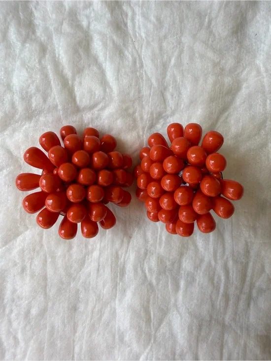Vintage chunky coral-color cluster Bead Clip-On Earrings - Unbranded