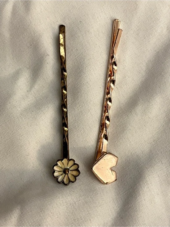 Zara Gold-Tone Daisy and Heart Hair Pin Set