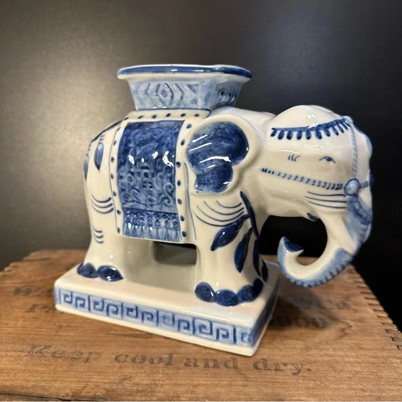 Bombay Company Porcelain Elephant Plant Holder Vase Blue & White Thailand