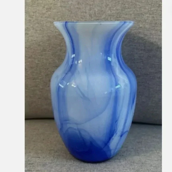 Blue & White Swirl Indiana Crystal 8