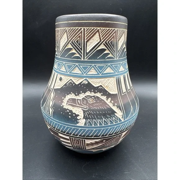 Navajo Flying Eagle Art Pottery Vase Native American Tom F Harrison‎ Sign Number