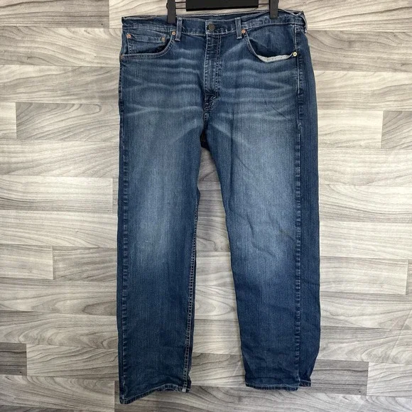 Levis Jeans Mens 38 Fits 35x28 Straight Medium Wash Denim Logo‎ Basic Everyday
