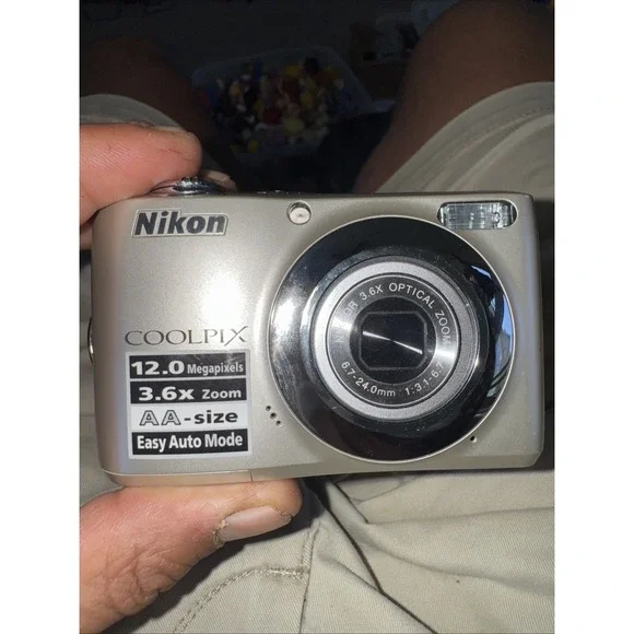 Nikon COOLPIX L22 12.0MP Silver Digital Camera - Lens Error - (READ)‎