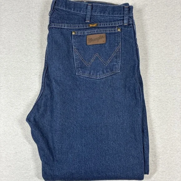 Wrangler 47 MWZ Blue Jeans Mens Size 44 x 32 Regular Fit Straight Leg Western