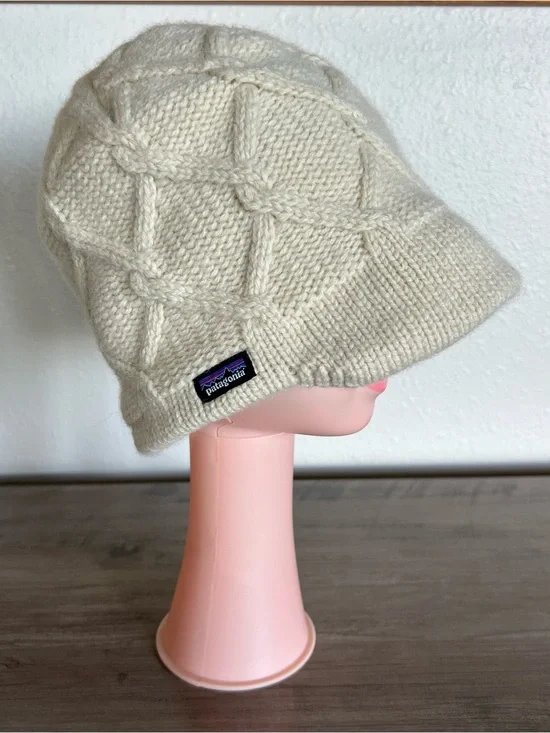 Patagonia Women’s Honeycomb Knit Beanie Cap White Birch Wool Blend Winter Hat