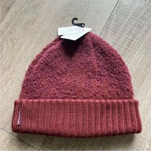 Lululemon Ombre Knit Textured Beanie in Red Merlot
