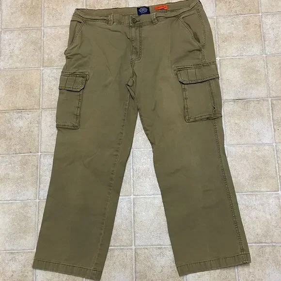 St John’s Bay Men's Olive Cargo Pants with Multiple Utility Pocket 36x29