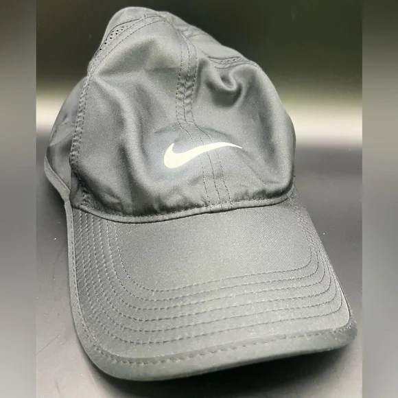 Nike Featherlite‎ unstructured Hat-Black/White, Adjustable, one size fits most