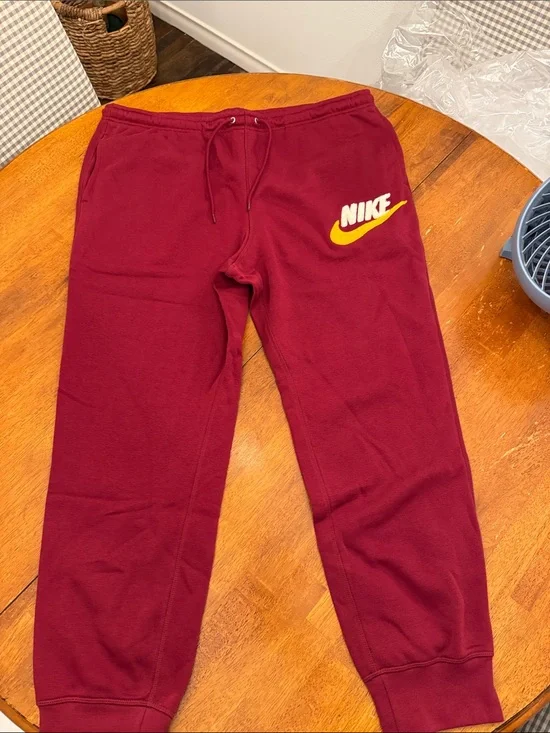 Nike Club Red Jogger Pants Futura Logo Men's Size XXL Tapered Leg FN3094-677