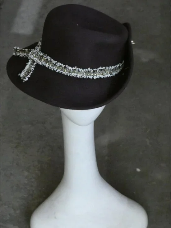 Giovannio New York - SADIE Large Brim Cloche Hat with Tweed Band - Aubergine